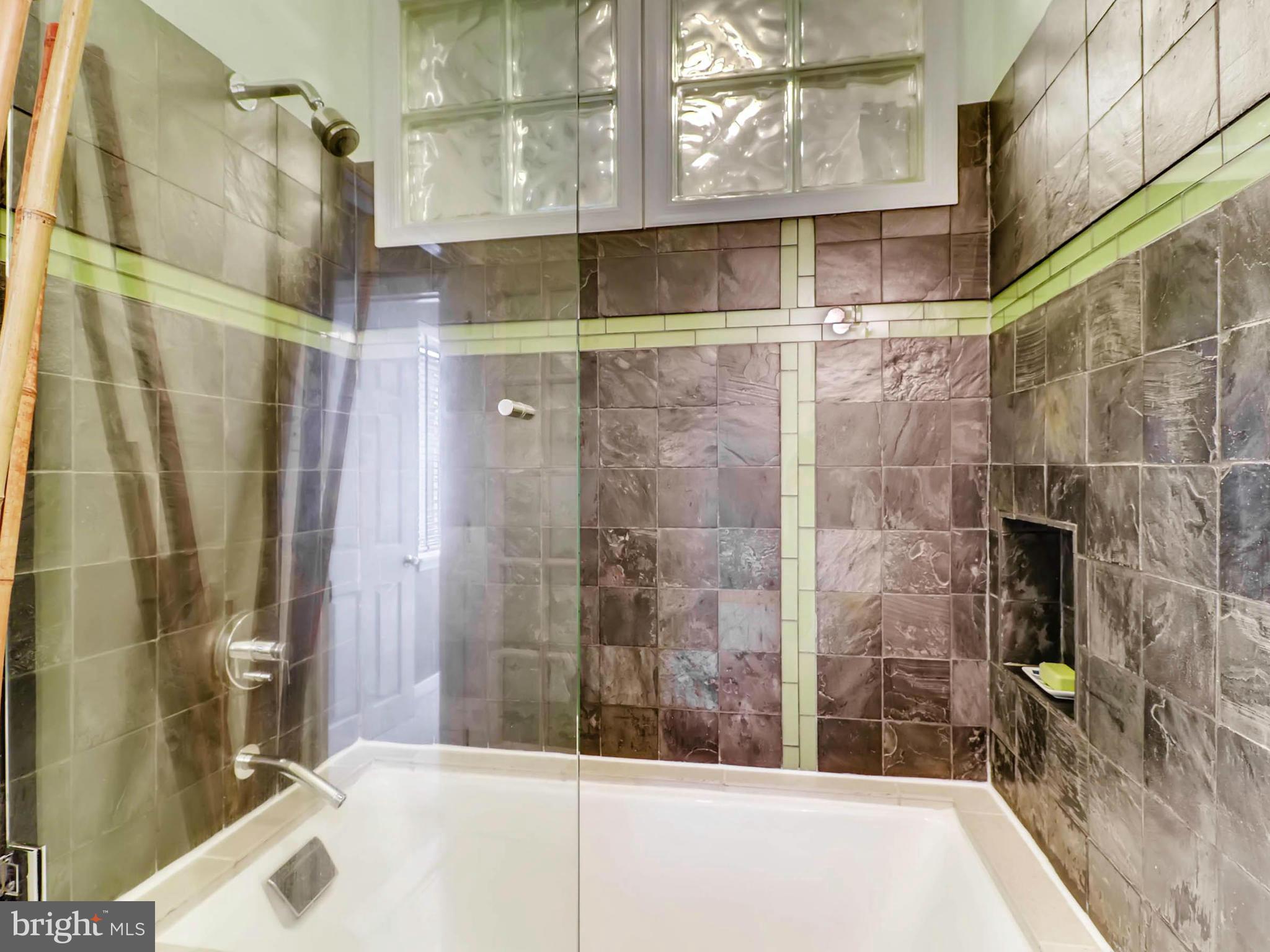 1037 Riverside Avenue Baltimore, MD 21230 - Photo 20 of 30 Beautiful ceramic tile sink in tub
