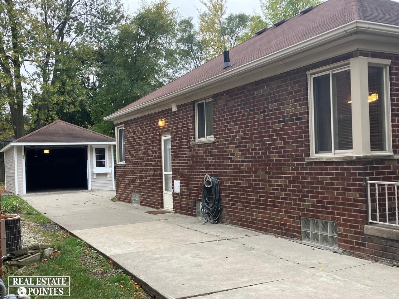 1805 Oxford Road Grosse Pointe, MI 48236 - Photo 2 of 30
