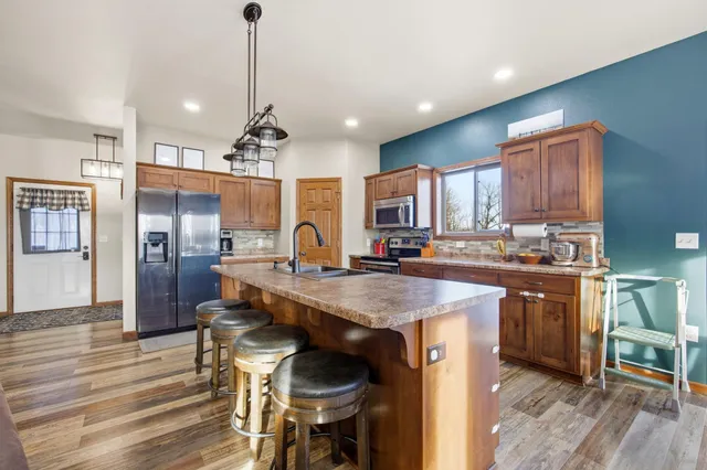 $525,000 | 13276 Donnie Jay Lane, Detroit Lakes, MN 56501