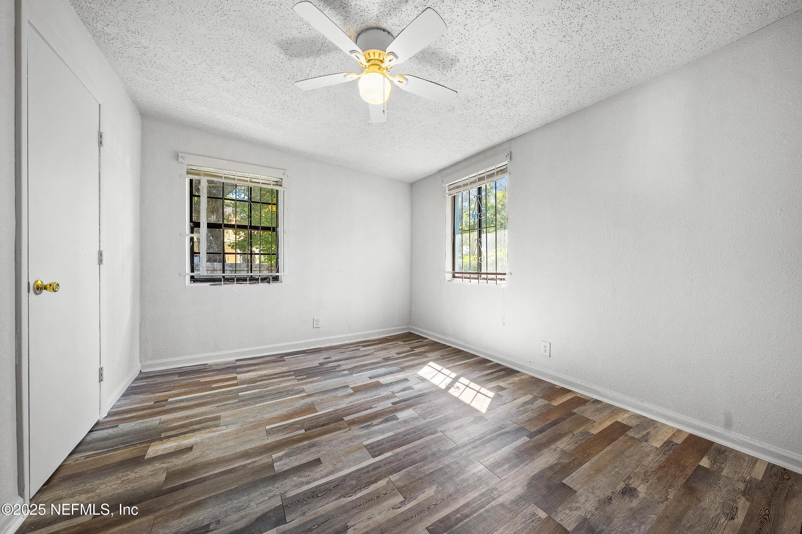 843 Line Street Jacksonville, FL 32209 - Photo 10 of 13 a view of an empty room with a window