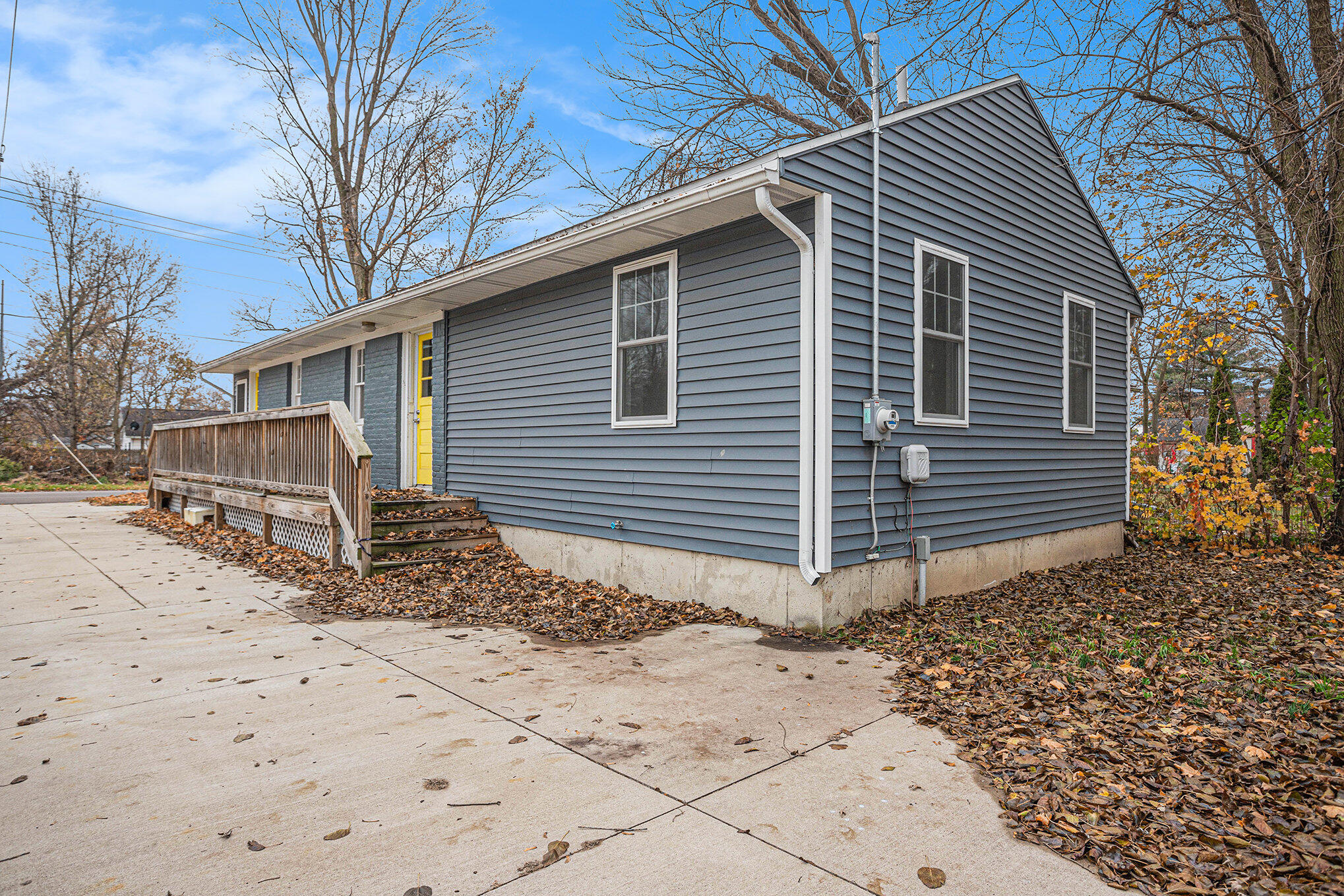 513 Hill Street Three Rivers, MI 49093 - Photo 3 of 23 513 Hill St - 4