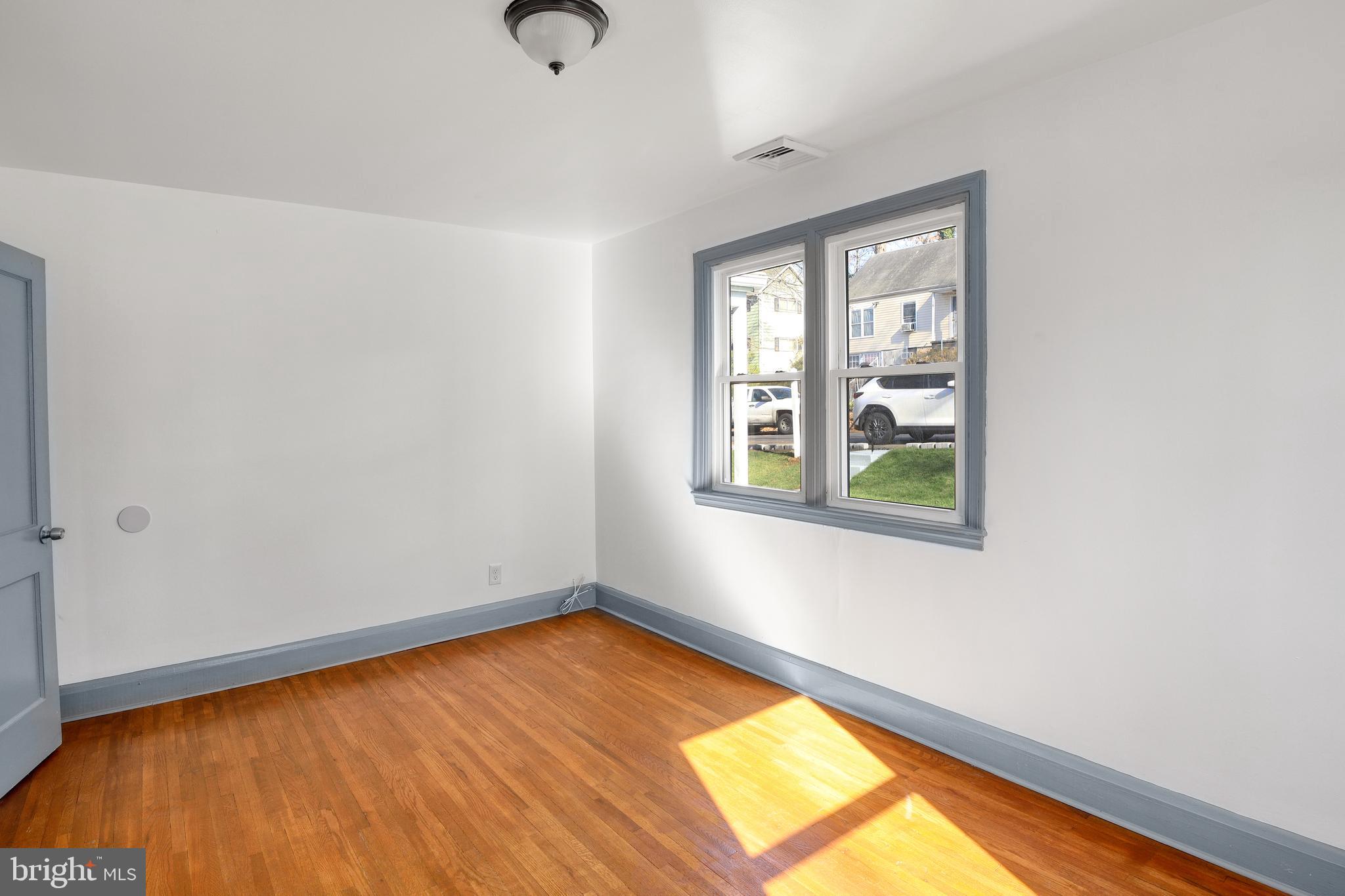 8 Beacon Hill Road Gwynn Oak, MD 21207 - Photo 11 of 24