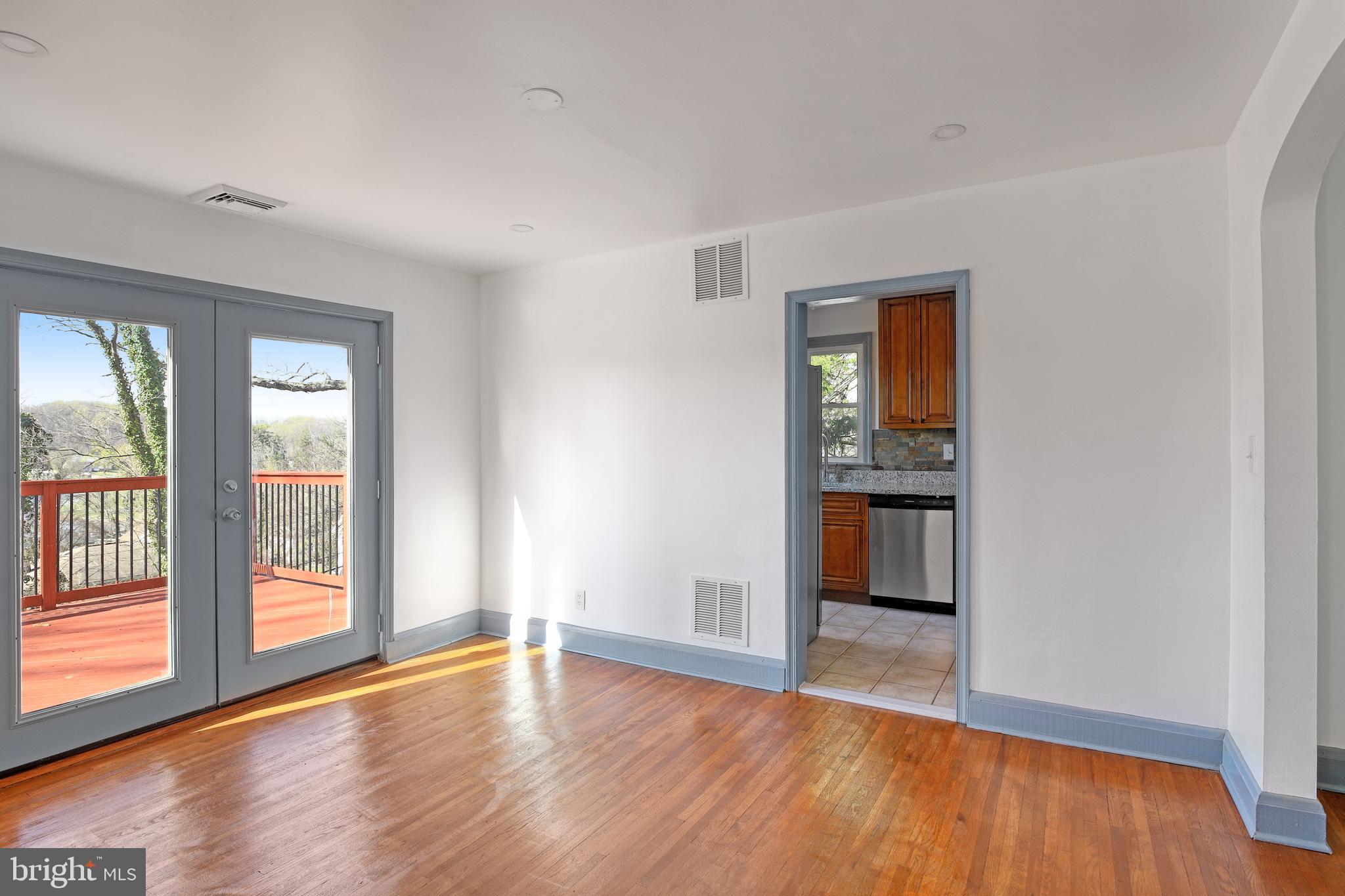 8 Beacon Hill Road Gwynn Oak, MD 21207 - Photo 4 of 24