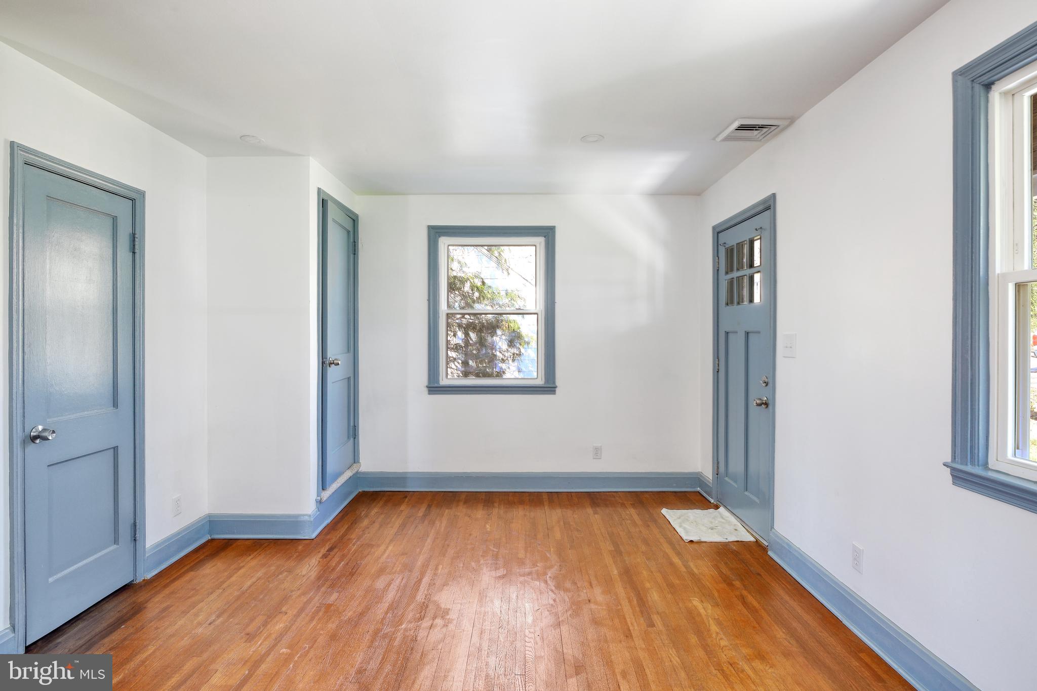 8 Beacon Hill Road Gwynn Oak, MD 21207 - Photo 10 of 24