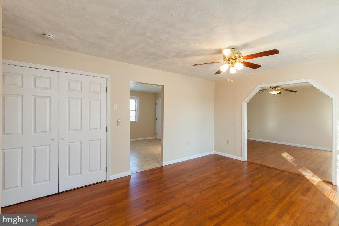 25 Cherry Hill Road Ranson, WV 25438 - Photo 5 of 25 Living Room