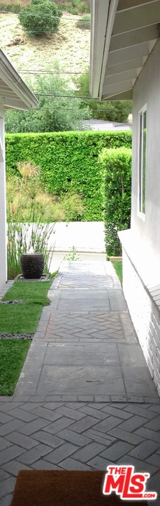 8142 Amor Road Los Angeles, CA 90046 - Photo 3 of 21