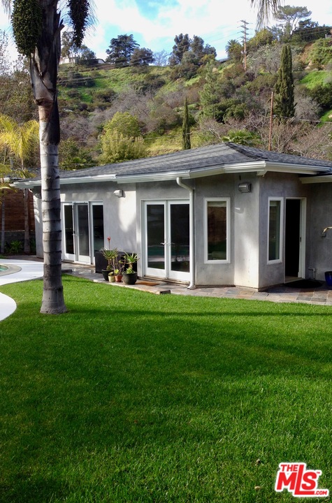 8142 Amor Road Los Angeles, CA 90046 - Photo 4 of 21