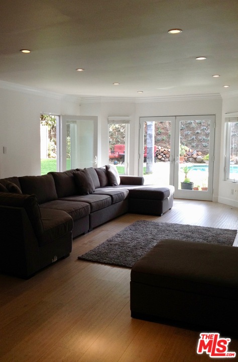 8142 Amor Road Los Angeles, CA 90046 - Photo 6 of 21