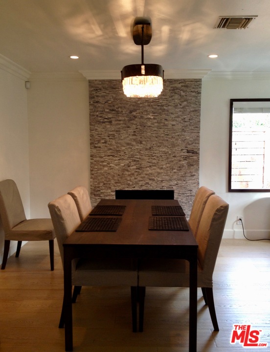 8142 Amor Road Los Angeles, CA 90046 - Photo 9 of 21