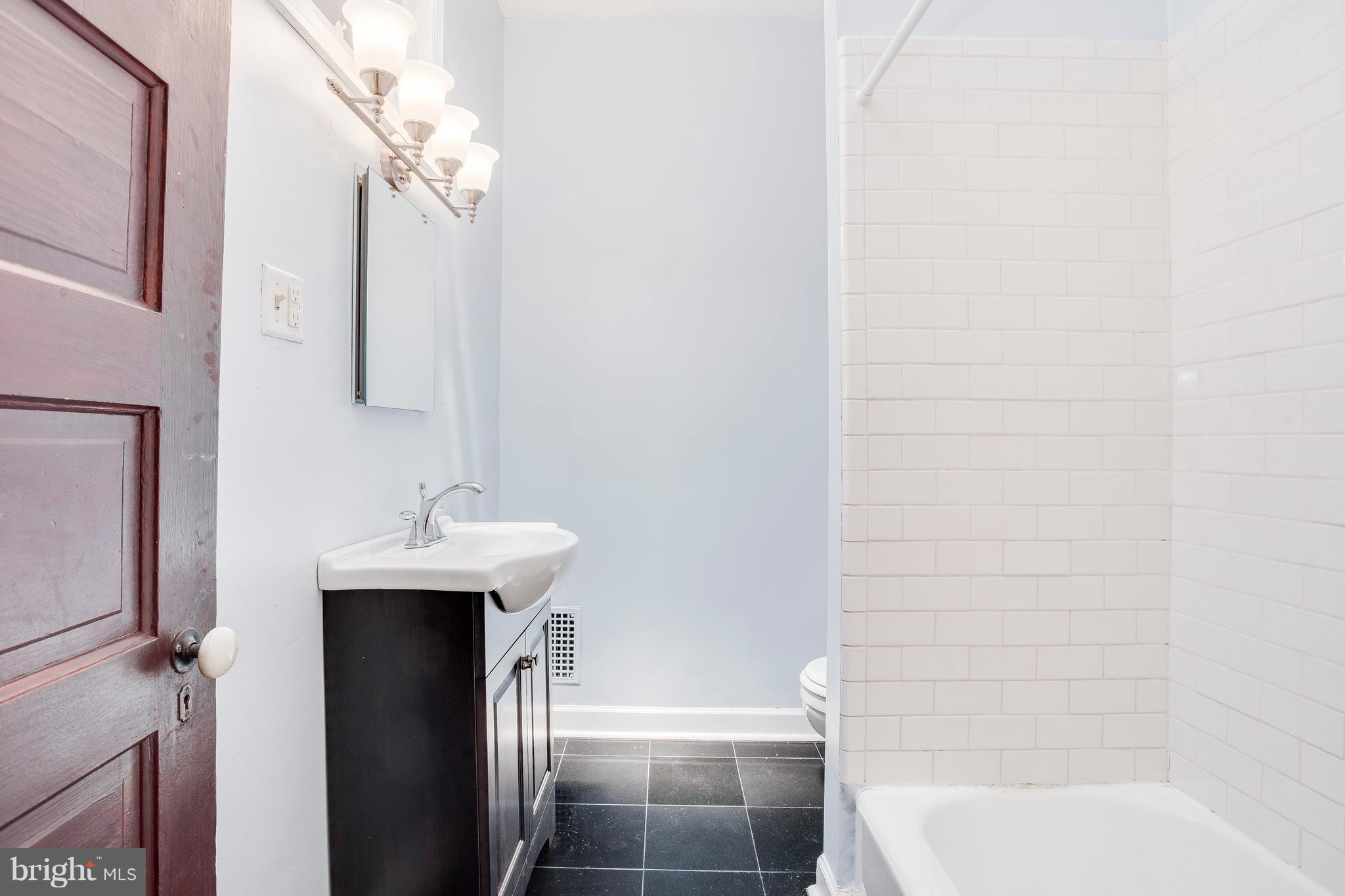 4119 Falls Road Baltimore, MD 21211 - Photo 15 of 23 full bath on top floor