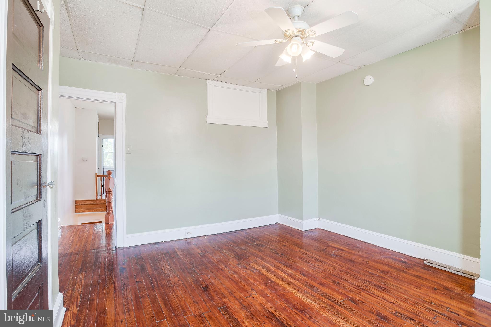 4119 Falls Road Baltimore, MD 21211 - Photo 20 of 23 third bedroom in the back of the house