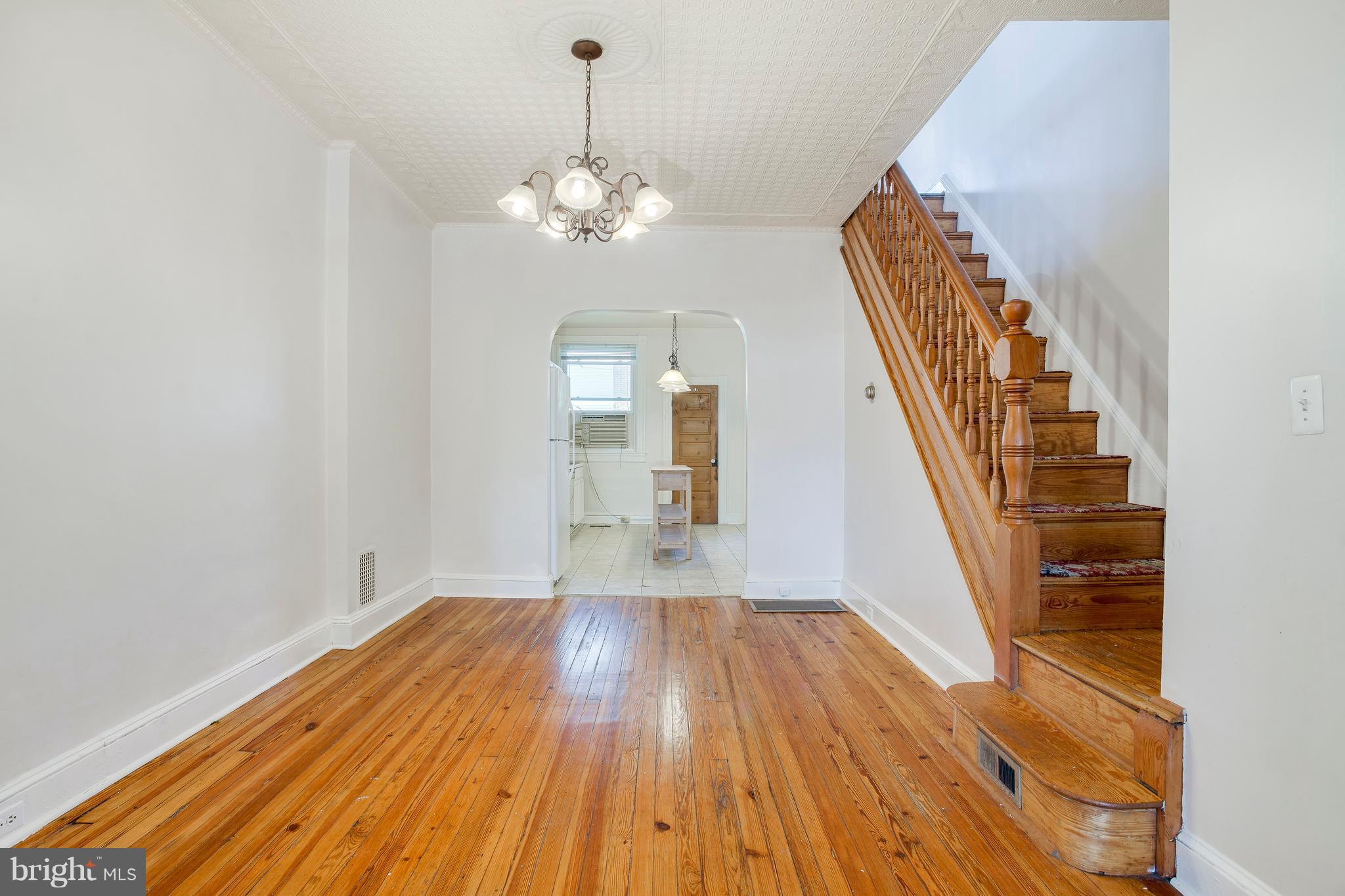 4119 Falls Road Baltimore, MD 21211 - Photo 6 of 23 dining room or flex space