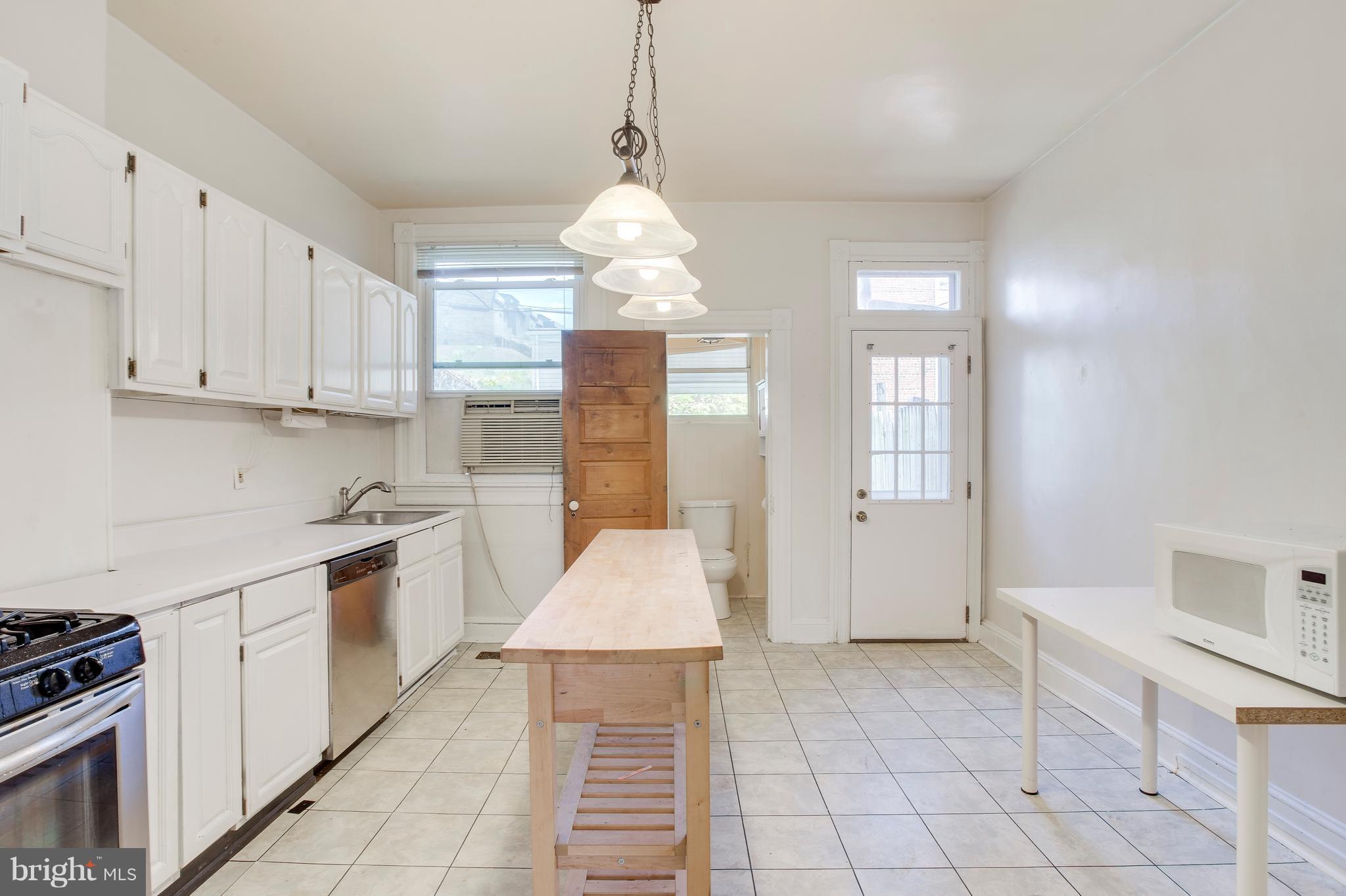 4119 Falls Road Baltimore, MD 21211 - Photo 9 of 23 excellent kitchen space