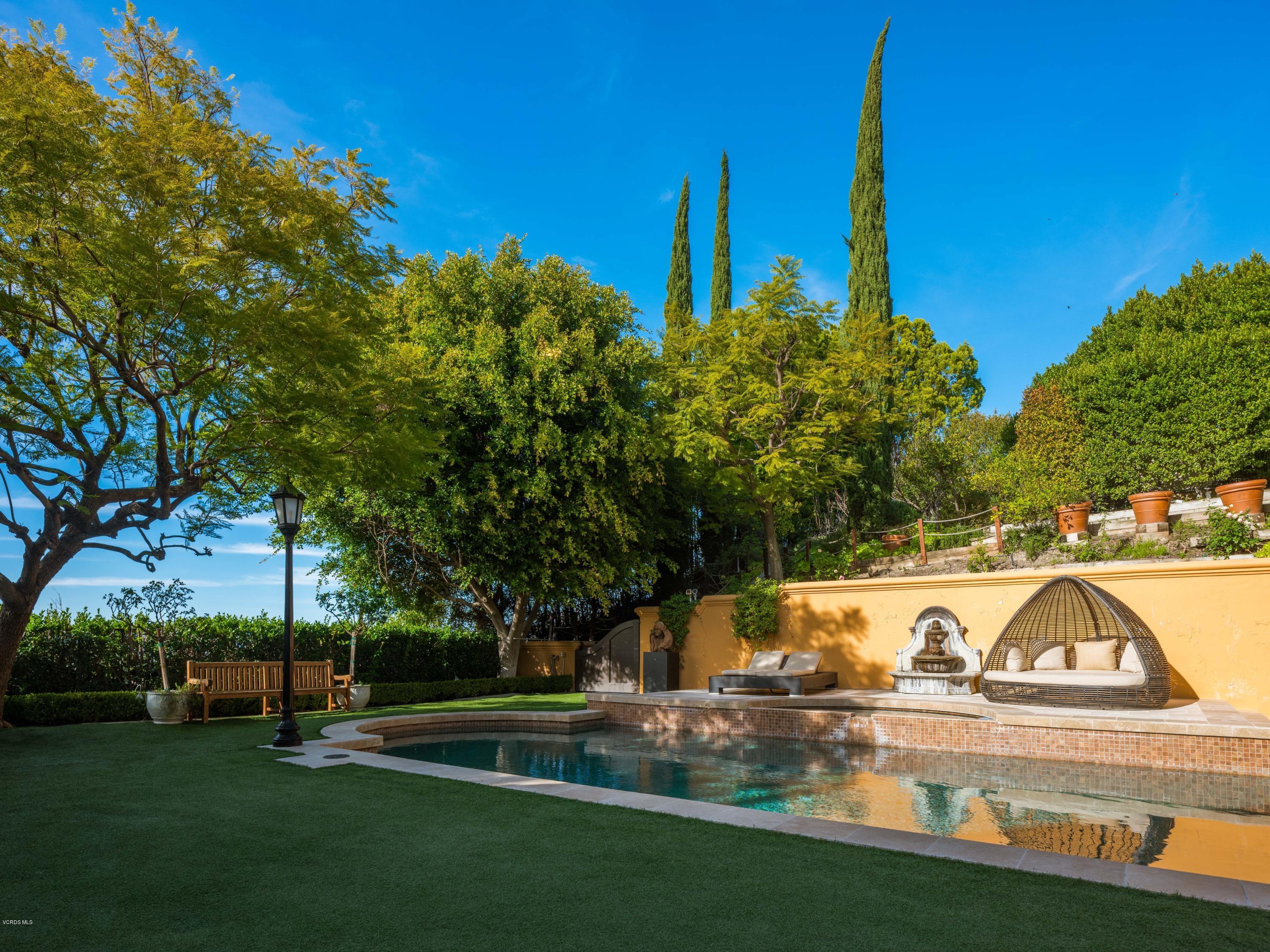 14003 Aubrey Road Beverly Hills, CA 90210 - Photo 48 of 49 a view of a lake with houses