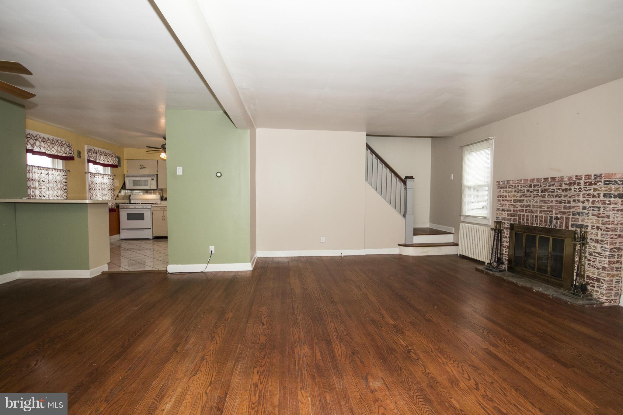 2801 Onyx Road Baltimore, MD 21234 - Photo 2 of 20 Living Room