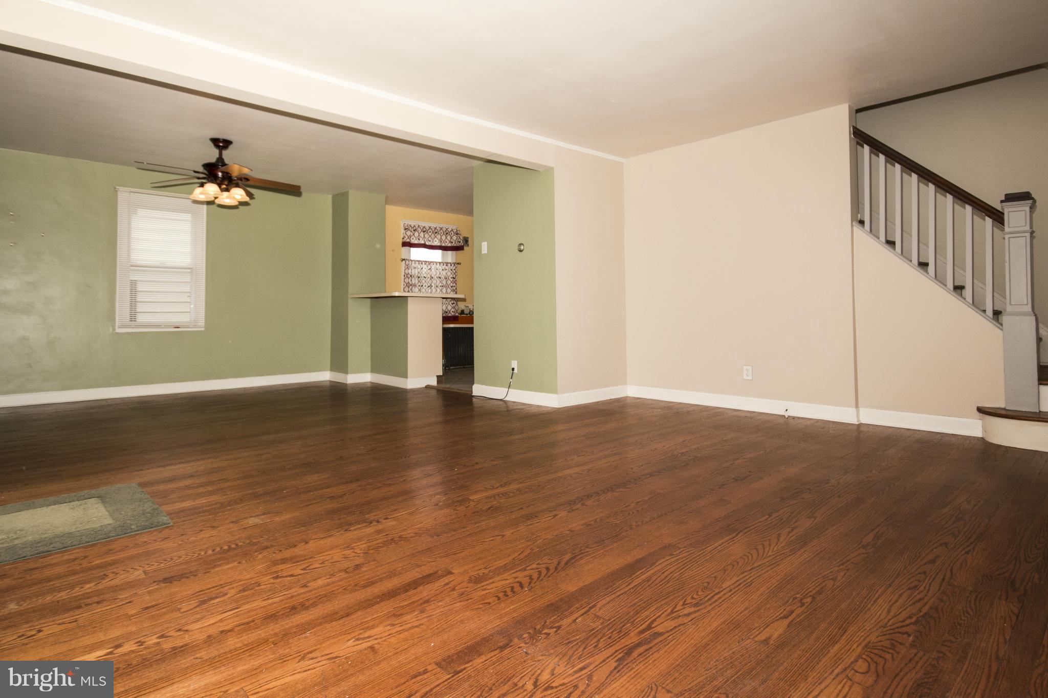 2801 Onyx Road Baltimore, MD 21234 - Photo 4 of 20 Living Room/Dining Room
