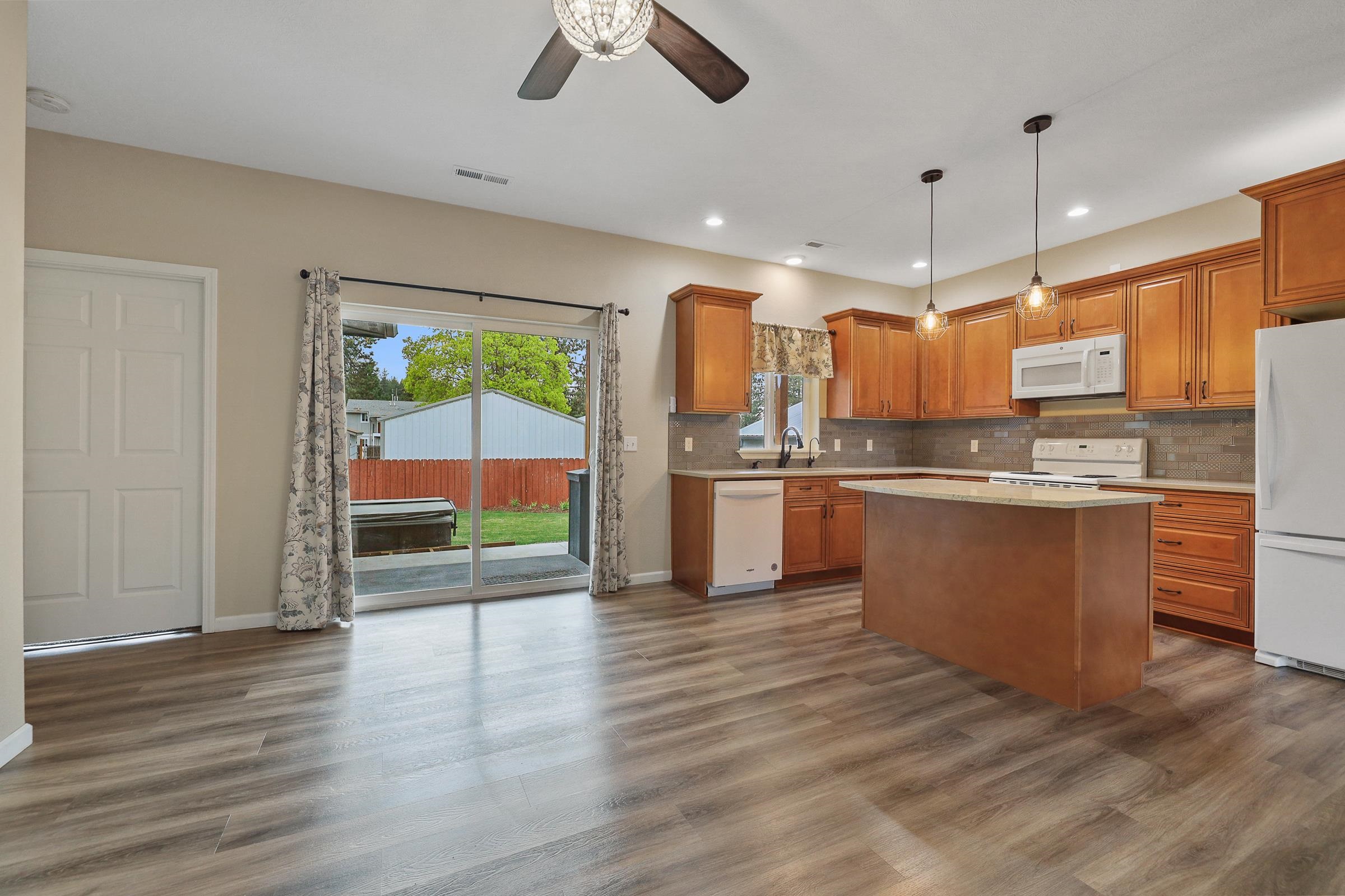 718 South Farr Road Spokane Valley, WA 99206 - Photo 9 of 28 Gallery Image 9