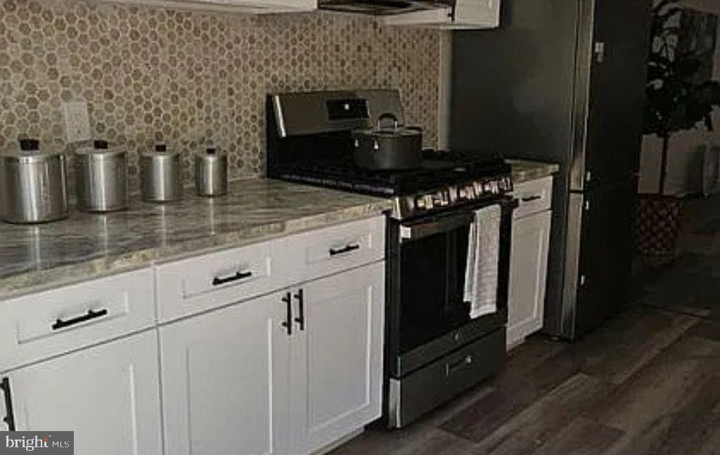 516 Columbus Road Burlington, NJ 08016 - Photo 2 of 17