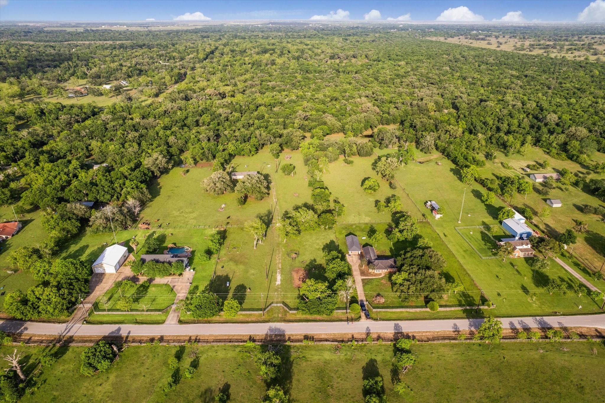 3515 County Road 36 Angleton, TX 77515 - Photo 2 of 50 a view of a yard