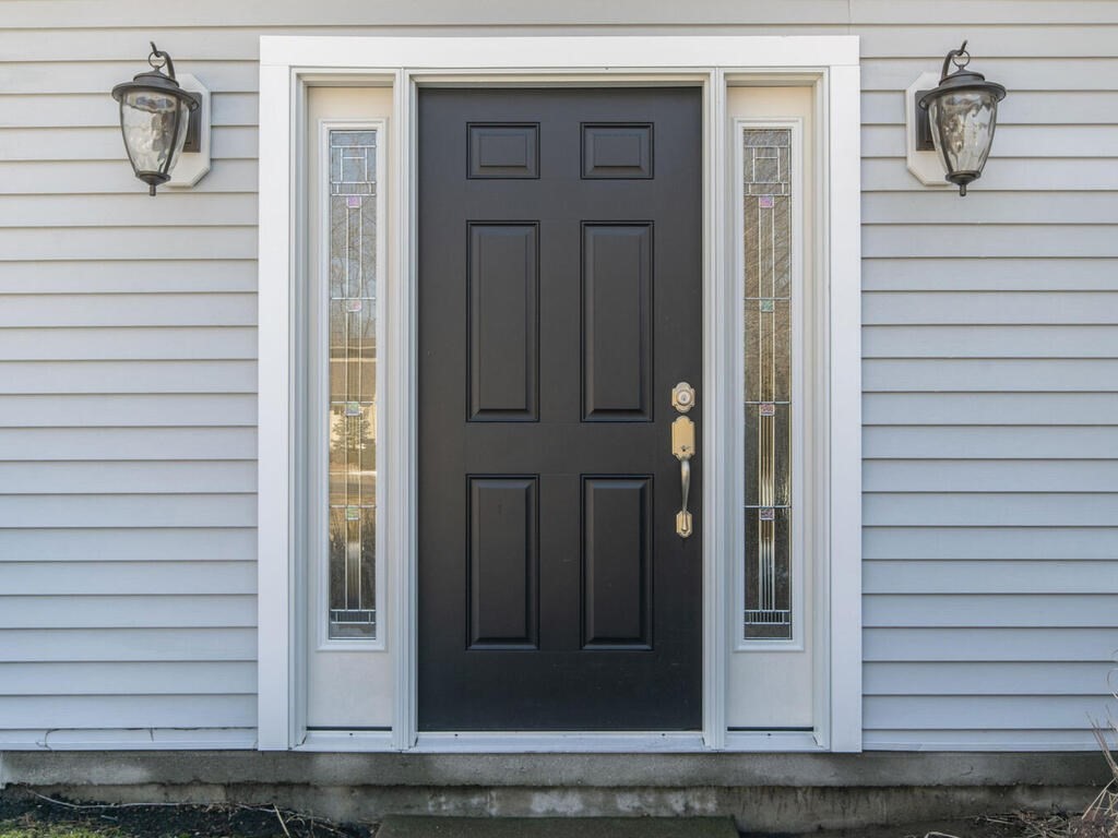 19 Quinnehtuk Road Longmeadow, MA 01106 - Photo 3 of 42 a view of entryway front of house