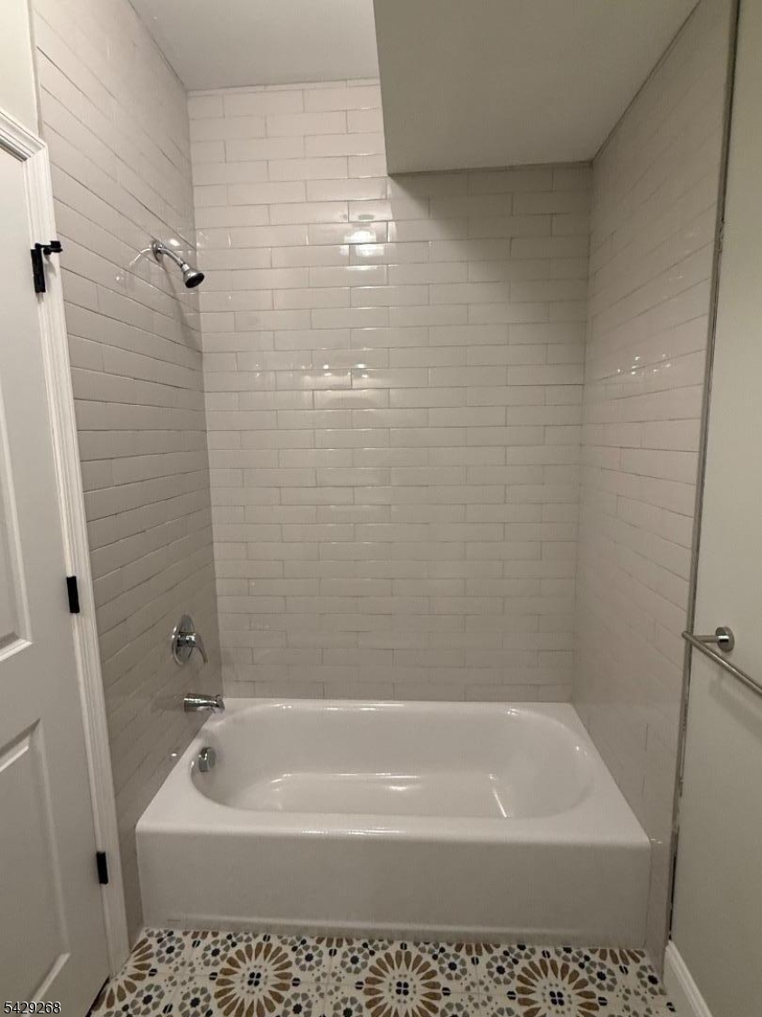 223 South 11th Street, Unit 2 Newark, NJ 07107 - Photo 9 of 15 a bathroom with a shower