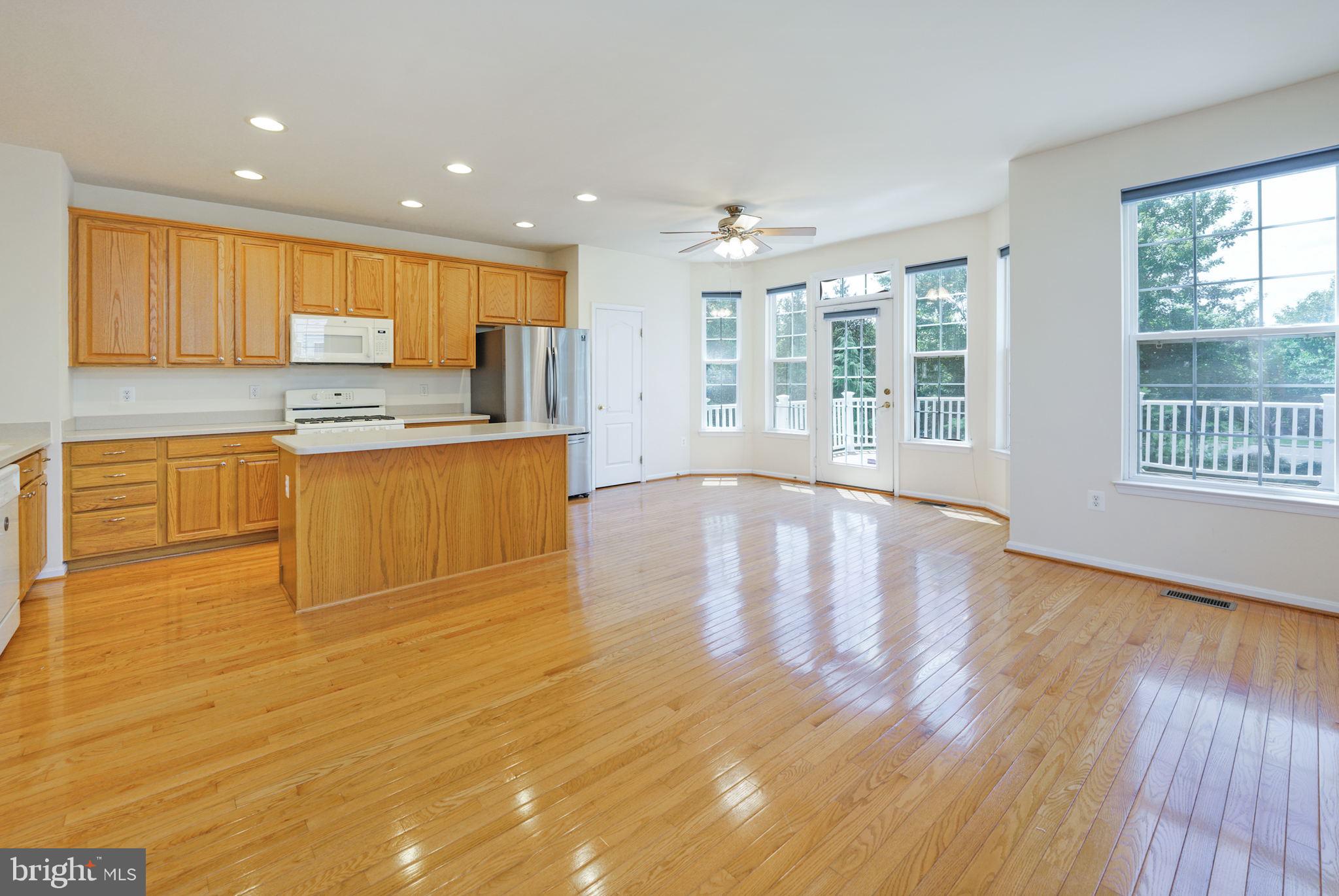 24752 Clock Tower Square Aldie, VA 20105 - Photo 13 of 37