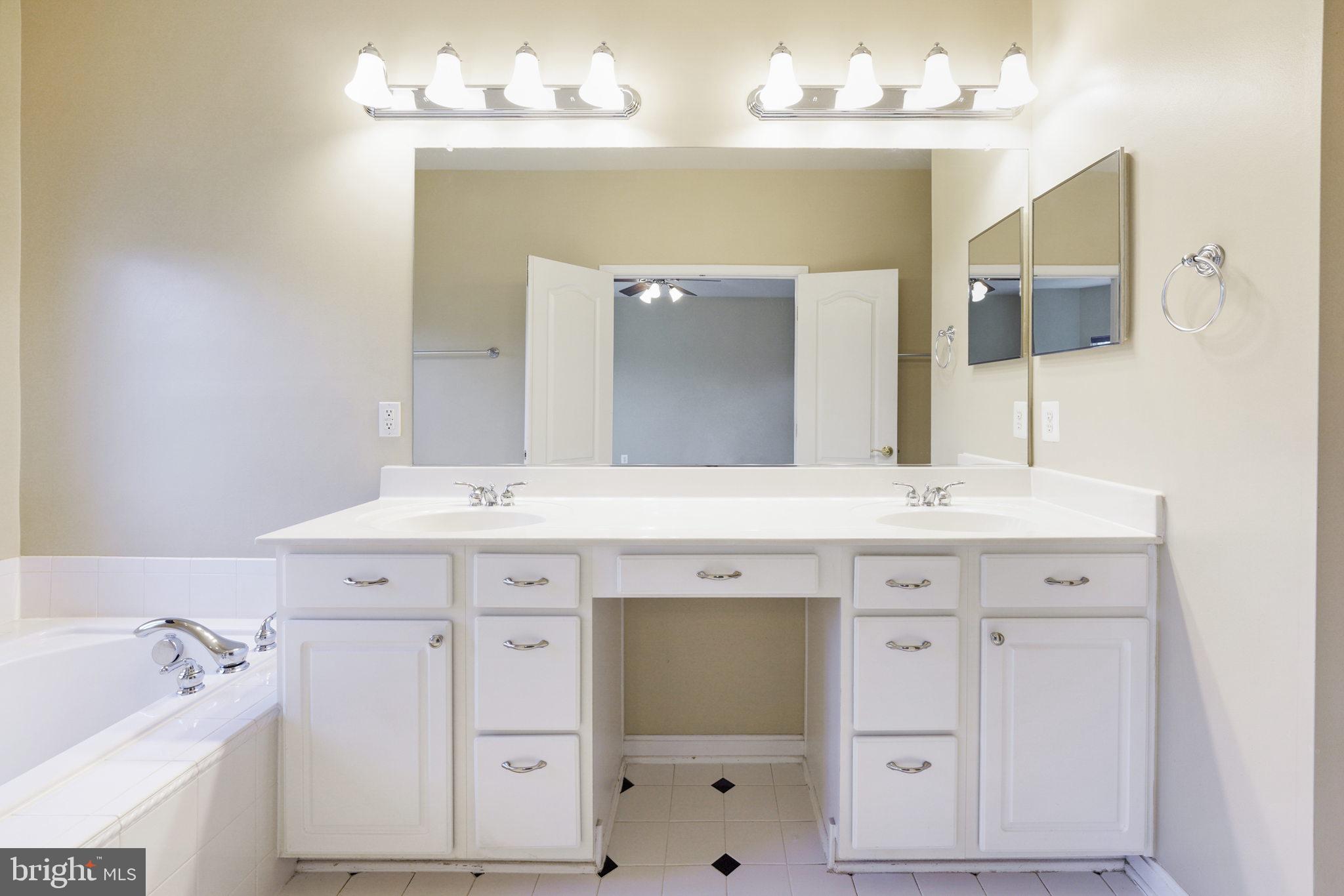 24752 Clock Tower Square Aldie, VA 20105 - Photo 20 of 37