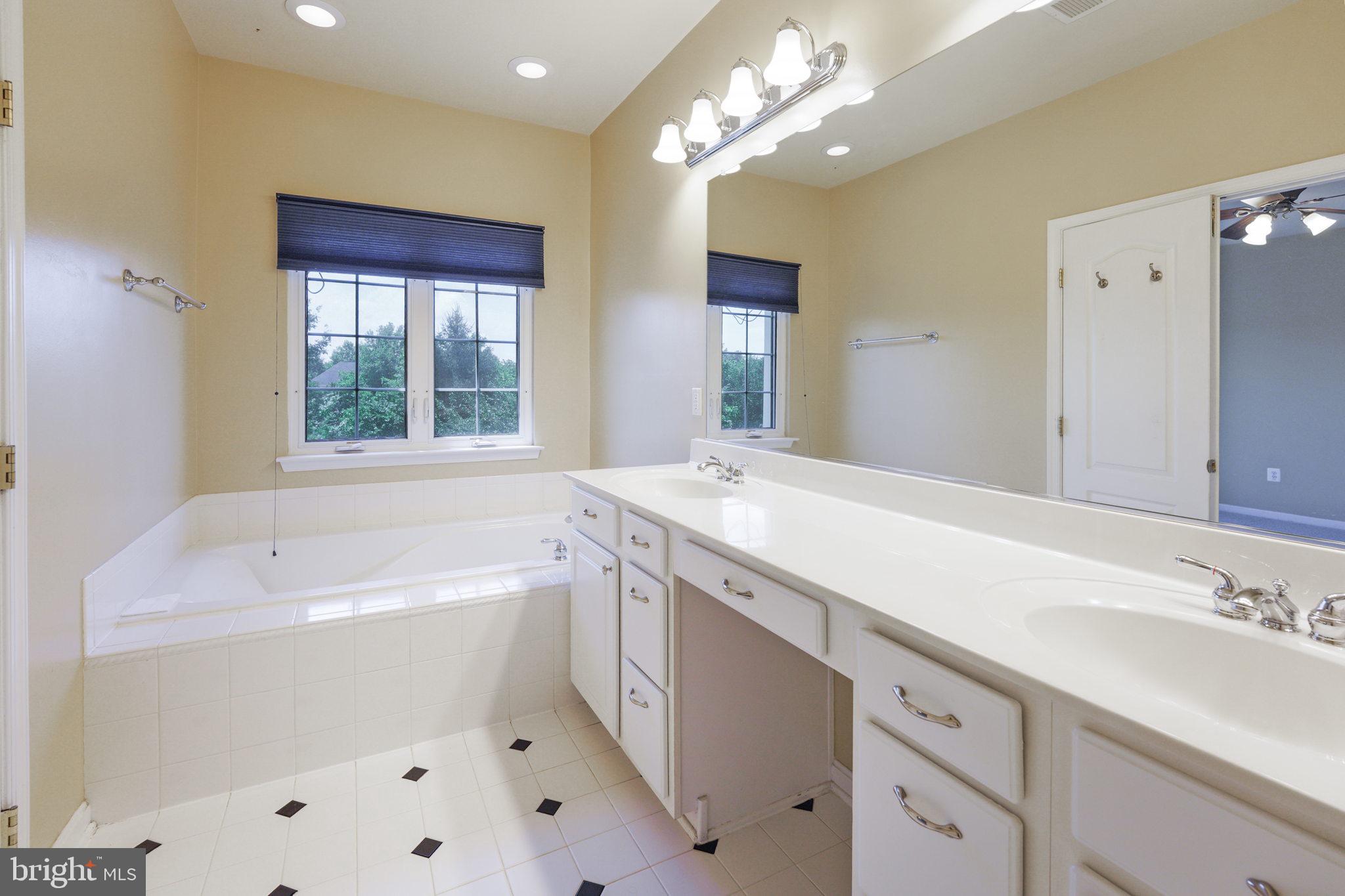 24752 Clock Tower Square Aldie, VA 20105 - Photo 21 of 37