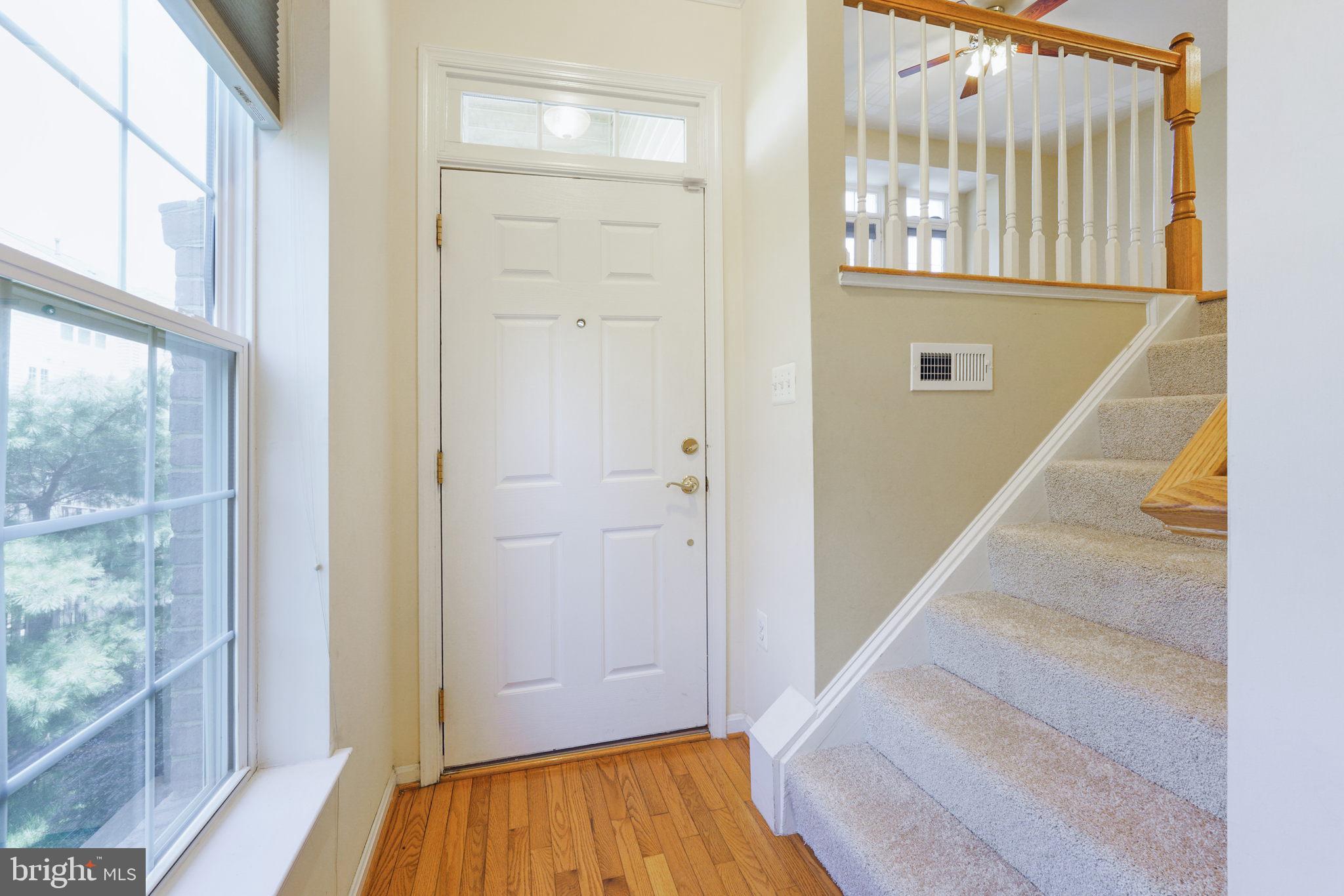 24752 Clock Tower Square Aldie, VA 20105 - Photo 3 of 37