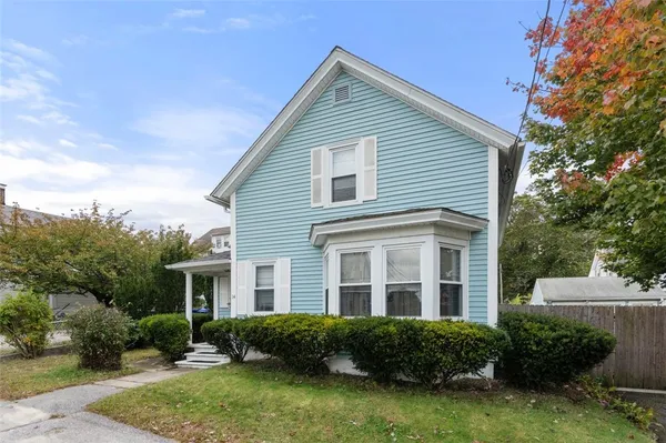 $450,000 | 14 North Street, East Providence, RI 02915