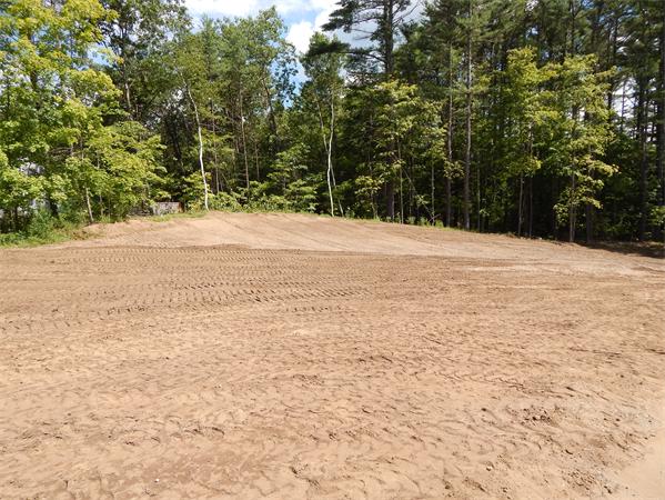 1328 Mammoth Road Pelham, NH 03076 - Photo 9 of 16