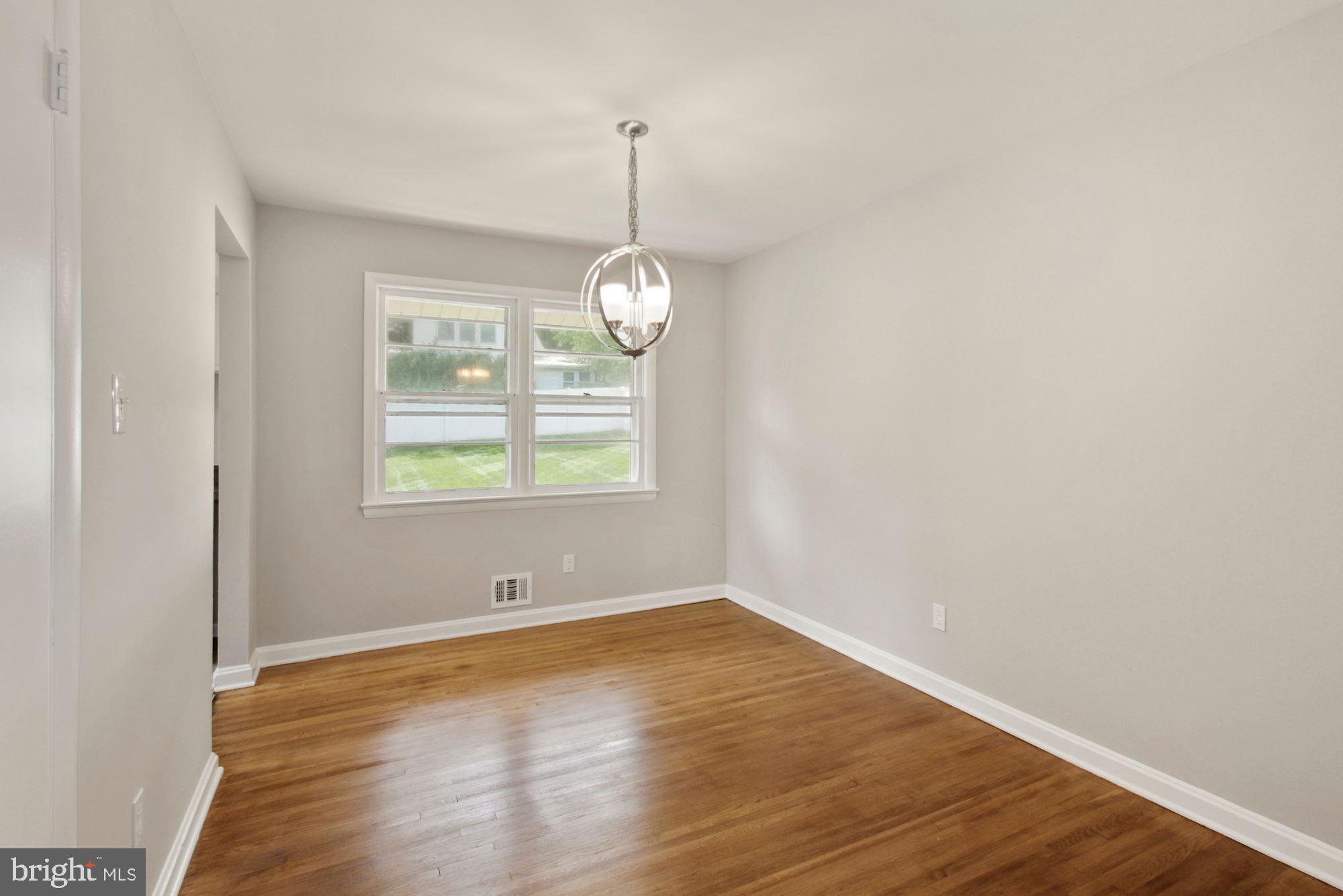 11320 Newport Mill Road Silver Spring, MD 20902 - Photo 4 of 15 Separate Dining