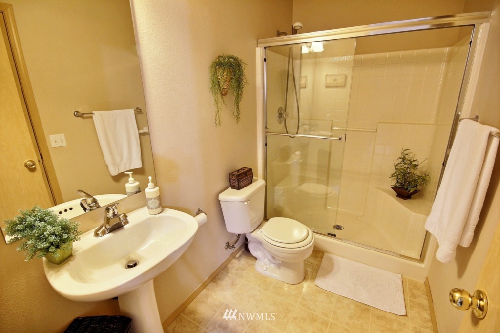 14511 Southeast 153rd Place Renton, WA 98058 - Photo 14 of 24 Gallery Image 14