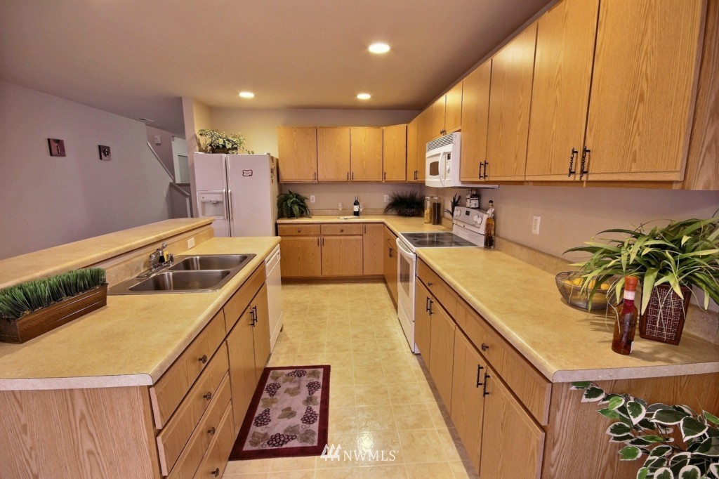 14511 Southeast 153rd Place Renton, WA 98058 - Photo 6 of 24 Gallery Image 6