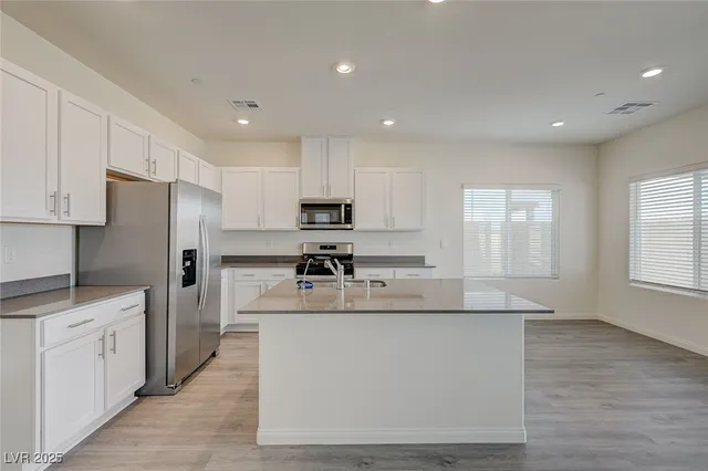 $2,200 | 502 Red Lovebird Avenue, Henderson, NV 89011