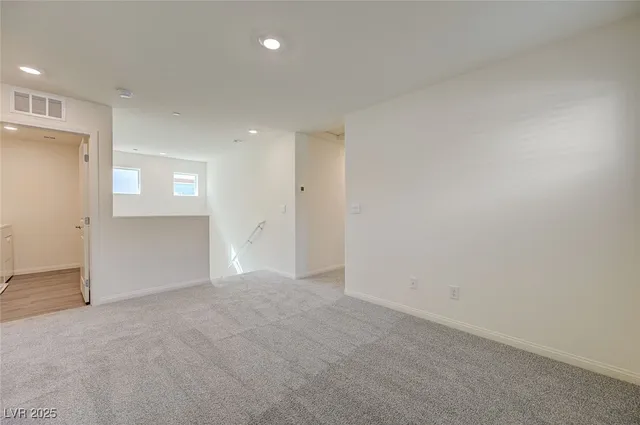 $2,200 | 502 Red Lovebird Avenue, Henderson, NV 89011