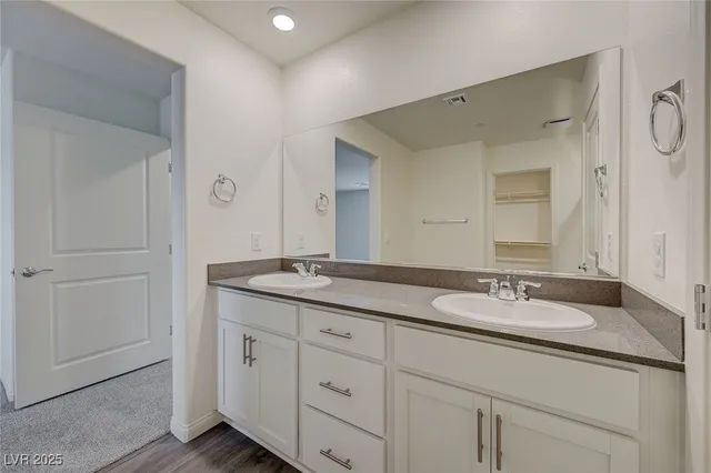 $2,200 | 502 Red Lovebird Avenue, Henderson, NV 89011