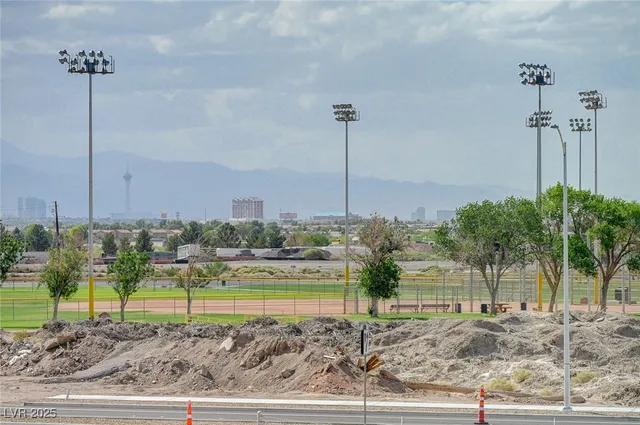 $2,200 | 502 Red Lovebird Avenue, Henderson, NV 89011