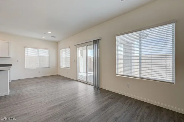 $2,200 | 502 Red Lovebird Avenue, Henderson, NV 89011