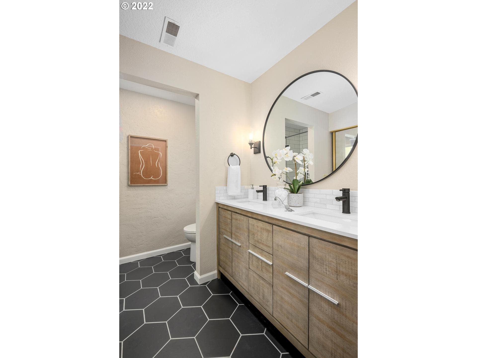 6735 Southwest Raleighview Court Portland, OR 97225 - Photo 20 of 30 Bathroom, Attached