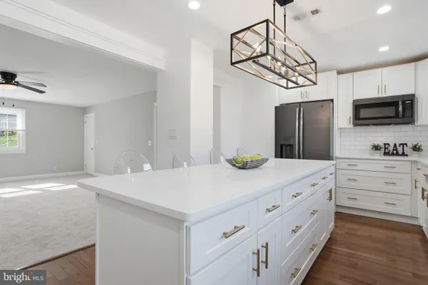 $275,000 | 307 Yardley Common, Morrisville, PA 19067