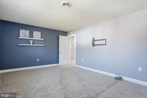 $275,000 | 307 Yardley Common, Morrisville, PA 19067