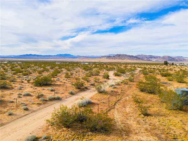 $575,000 | 5975 Desert Star Road, Johnson Valley, CA 92285