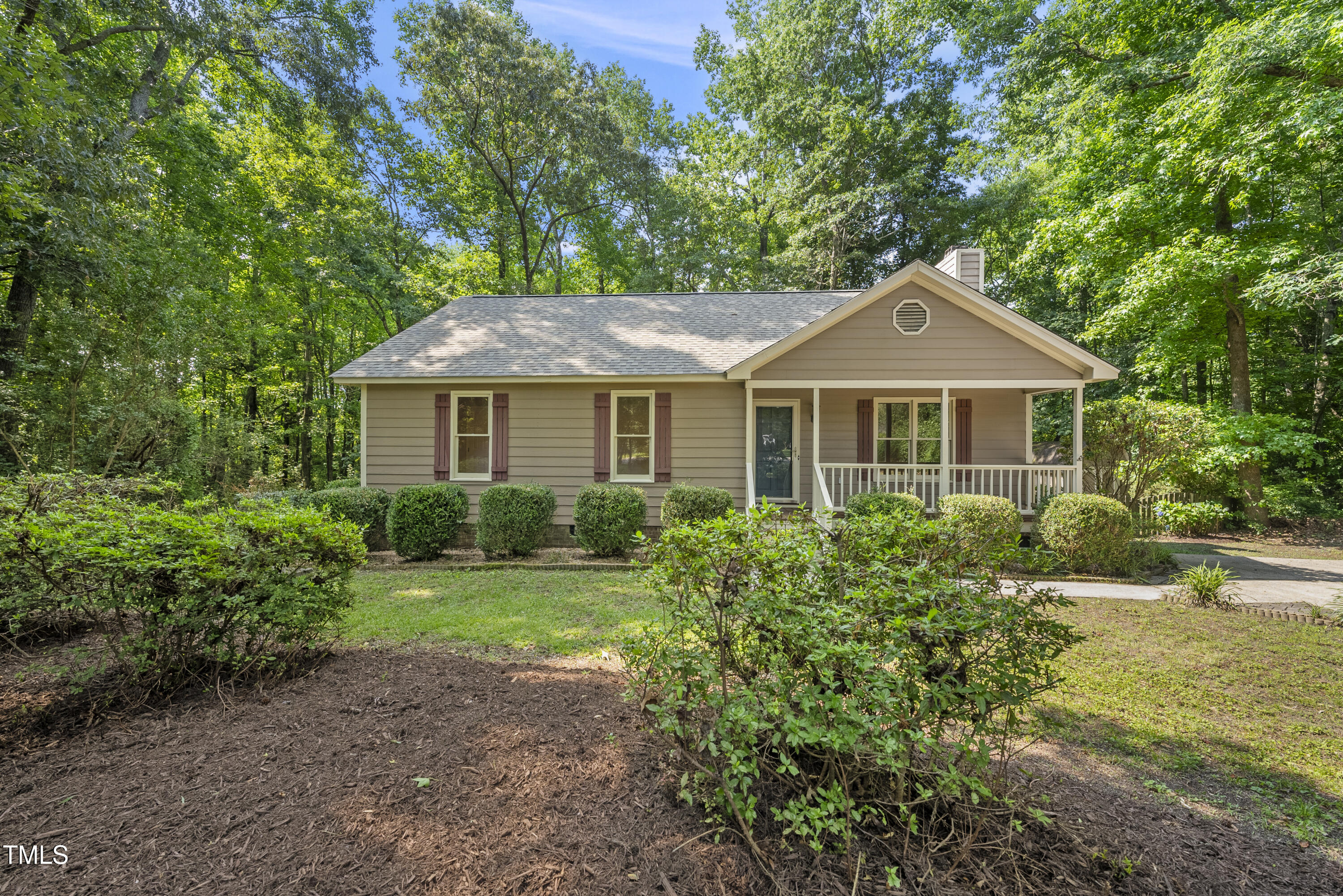 6009 Shadow Moss Circle Raleigh, NC 27603 - Photo 2 of 37 DSC05404