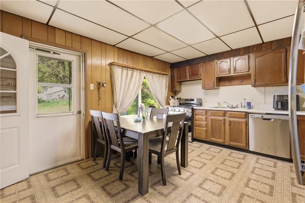 3074 Seanor Road Hollsopple, PA 15935 - Photo 8 of 43
