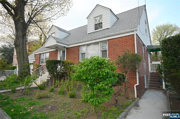 $1,875 | 333 Tremont Avenue, Unit 2, Fort Lee, NJ 07024