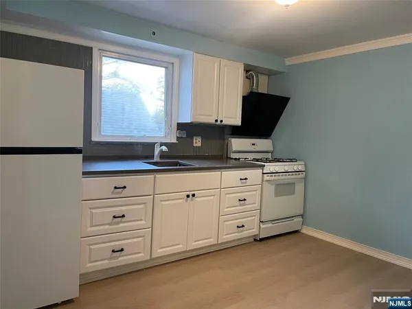 $1,875 | 333 Tremont Avenue, Unit 2, Fort Lee, NJ 07024