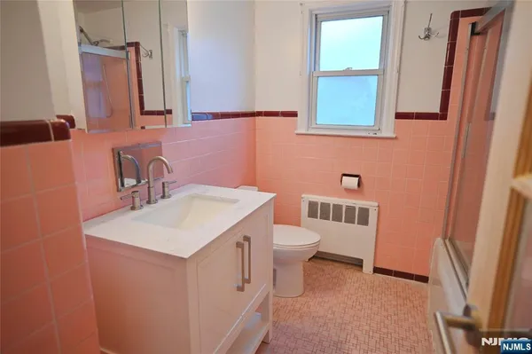 $1,875 | 333 Tremont Avenue, Unit 2, Fort Lee, NJ 07024