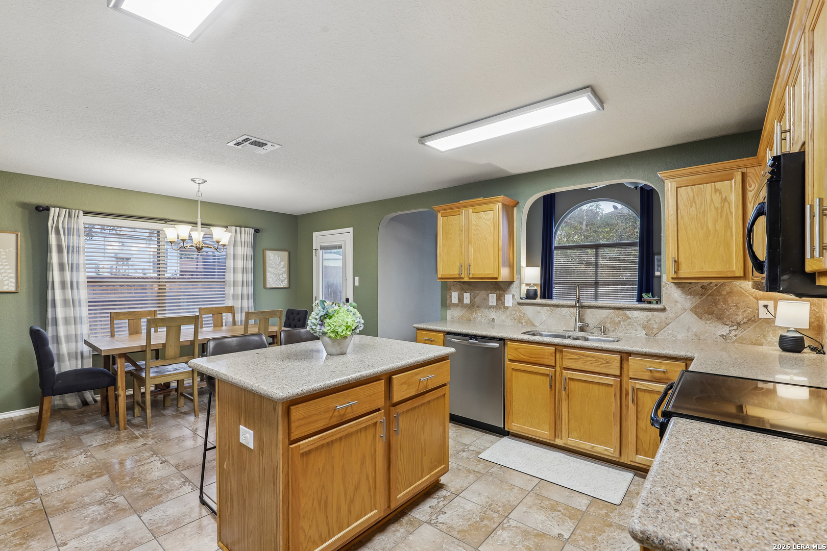 9614 Liberty Sound Converse, TX 78109 - Photo 10 of 32