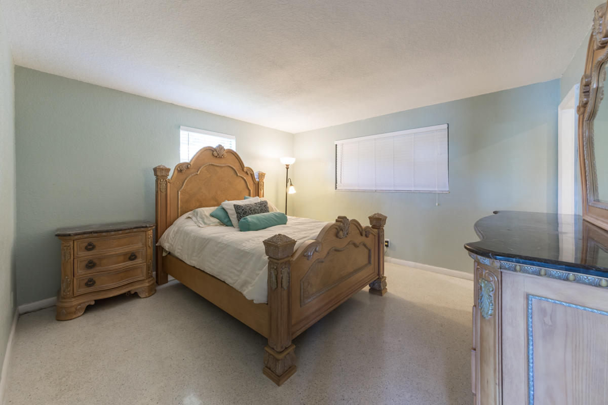 699 Northwest 12th Avenue Boca Raton, FL 33486 - Photo 12 of 21 699 NW 12th Mast Bed 1